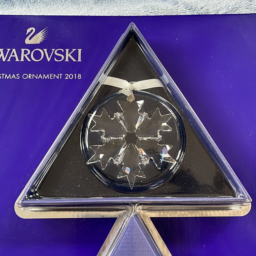 NIB Swarovski, 2018 crystal Christmas ornament annual edition - Picture 2 of 3